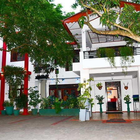 Thilaka City Hotel 阿努拉德普勒 外观 照片