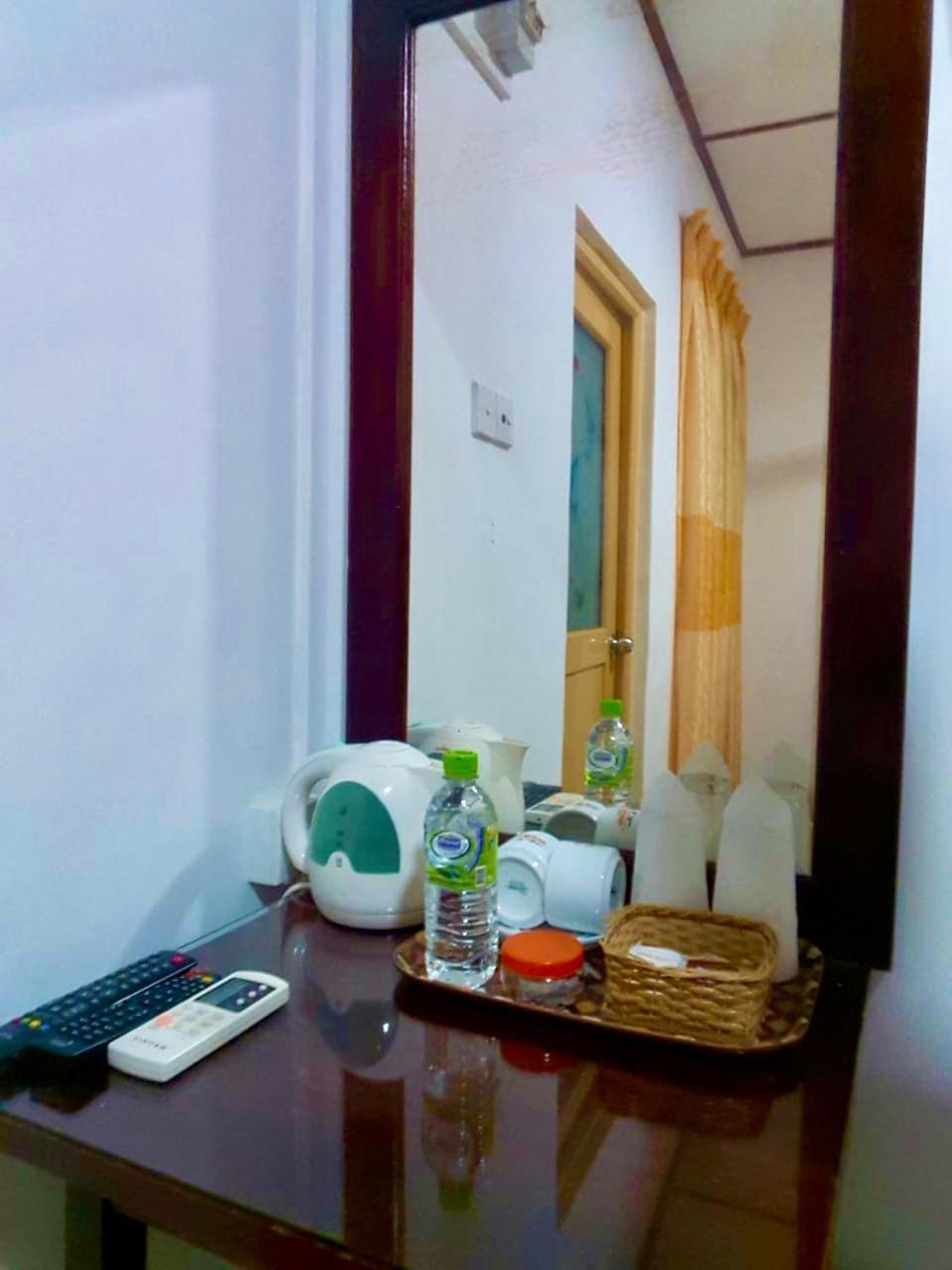 Thilaka City Hotel 阿努拉德普勒 外观 照片