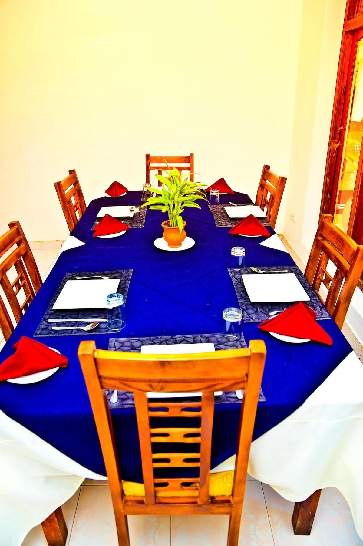 Thilaka City Hotel 阿努拉德普勒 外观 照片