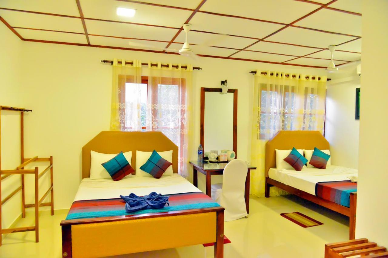 Thilaka City Hotel 阿努拉德普勒 外观 照片