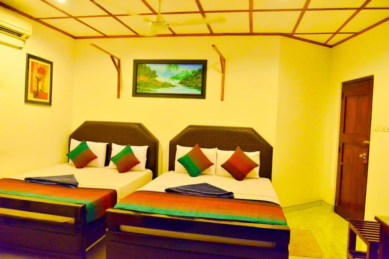 Thilaka City Hotel 阿努拉德普勒 外观 照片